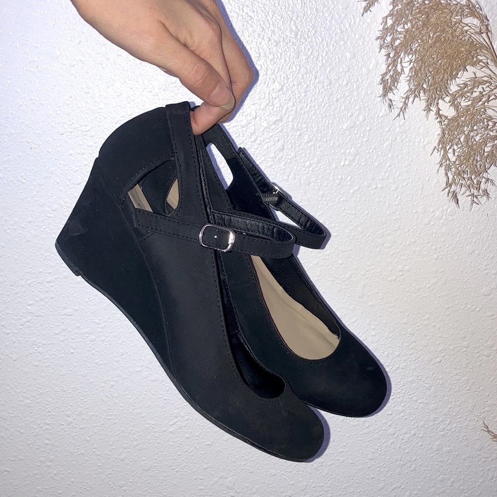 ✨Black Wedges✨